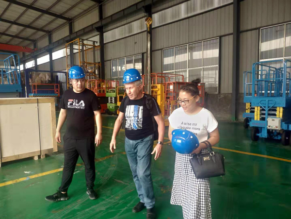 ��ɫ�п͑����˾����Һ������ƽ�_